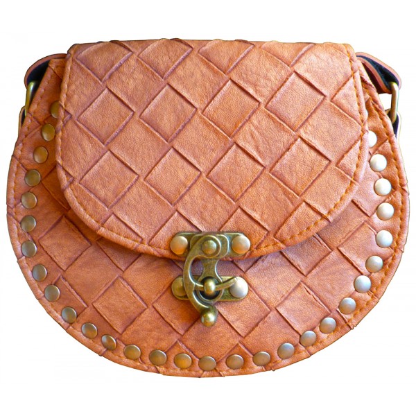 Sac à rivets effet cuir tressé marron