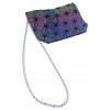 Pochette de sortie de couleur irisée.