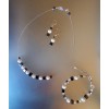Parure cube d'hématites et perles blanches à spirales